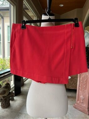 Trina Turk culotte skirt, size 10.